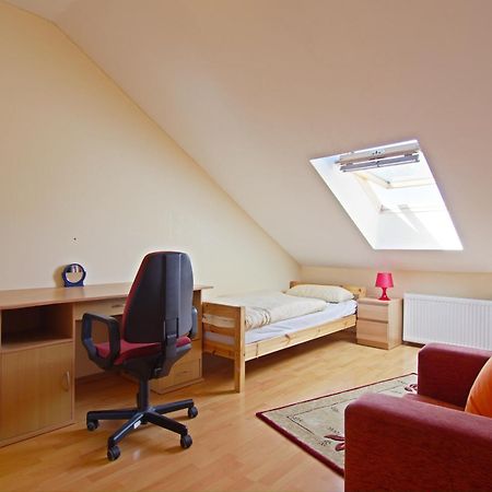 Private Rooms Near Exhibition Center Hanower Zewnętrze zdjęcie