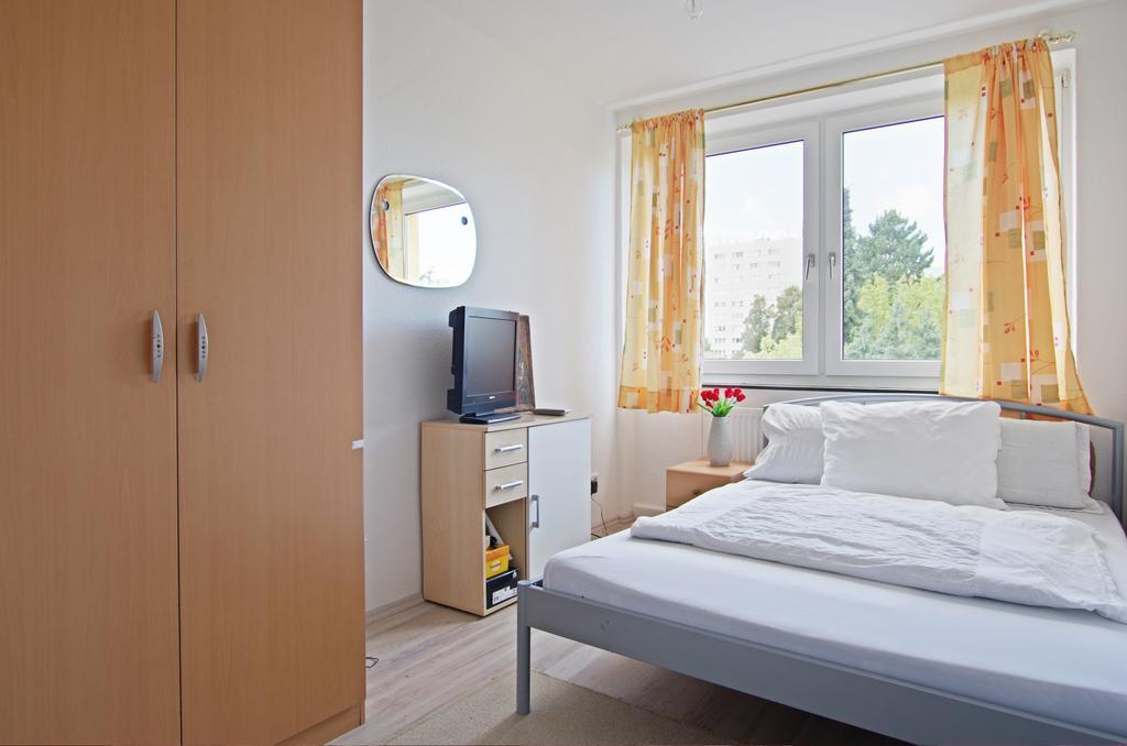 Private Rooms Near Exhibition Center Hanower Zewnętrze zdjęcie